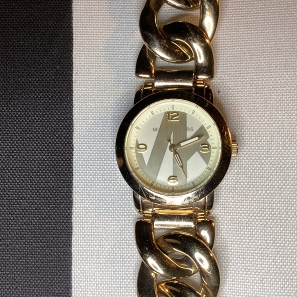 Michael Kors Runway Gold-tone Twist Chain Band Women's Watch MK3161 - Picture 10 of 11